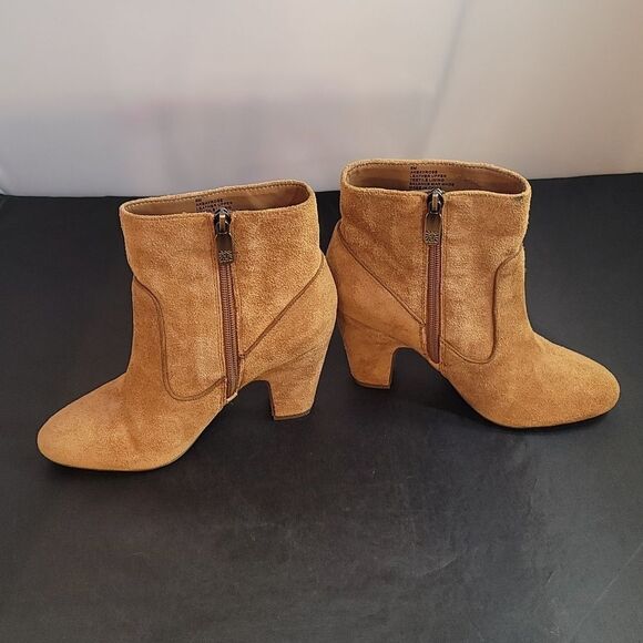 BRAND NEW ANNE KLEIN IFLEX ROUND TOE SUEDE BLOCK HEEL BOOTIES - Picture 7 of 16